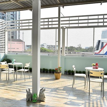 Take A Rest Hotel Bangkok Esterno foto