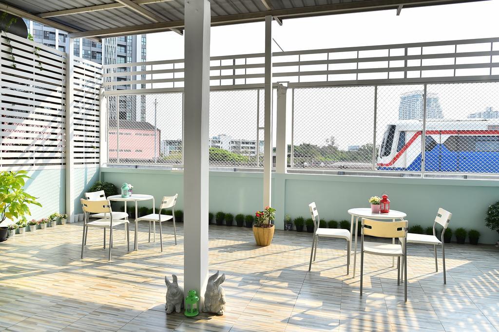 Take A Rest Hotel Bangkok Esterno foto
