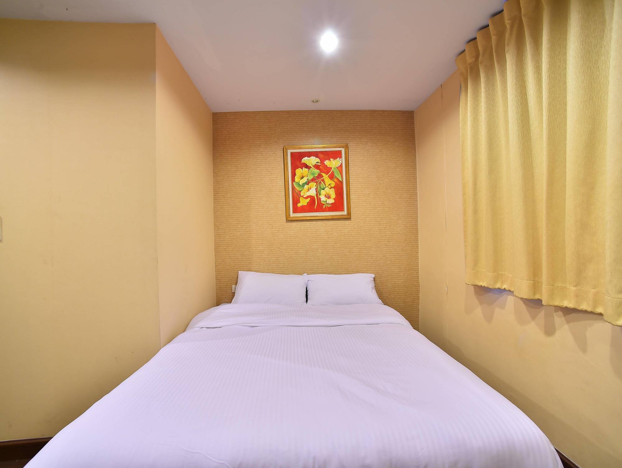 Take A Rest Hotel Bangkok Esterno foto
